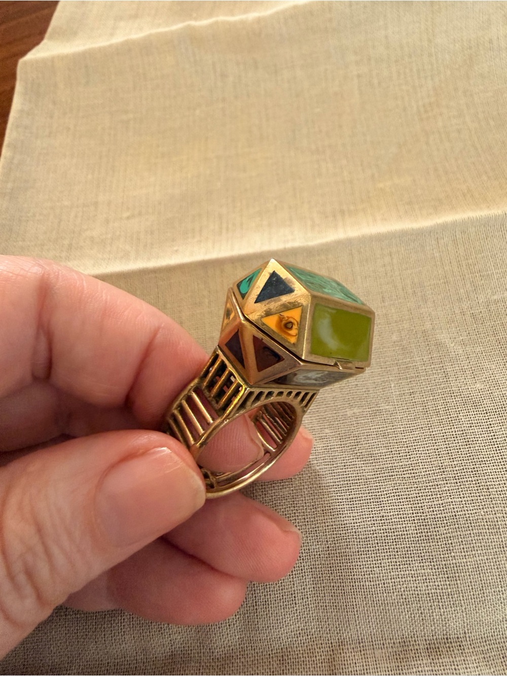 Vintage Secret Compartment Snuff Ring with Geometric Gemstone Inlay - Picture 6 of 8